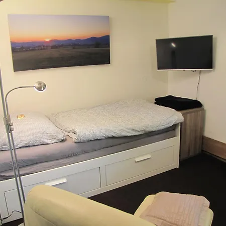 Hugo37 Am Bergpark Apartment